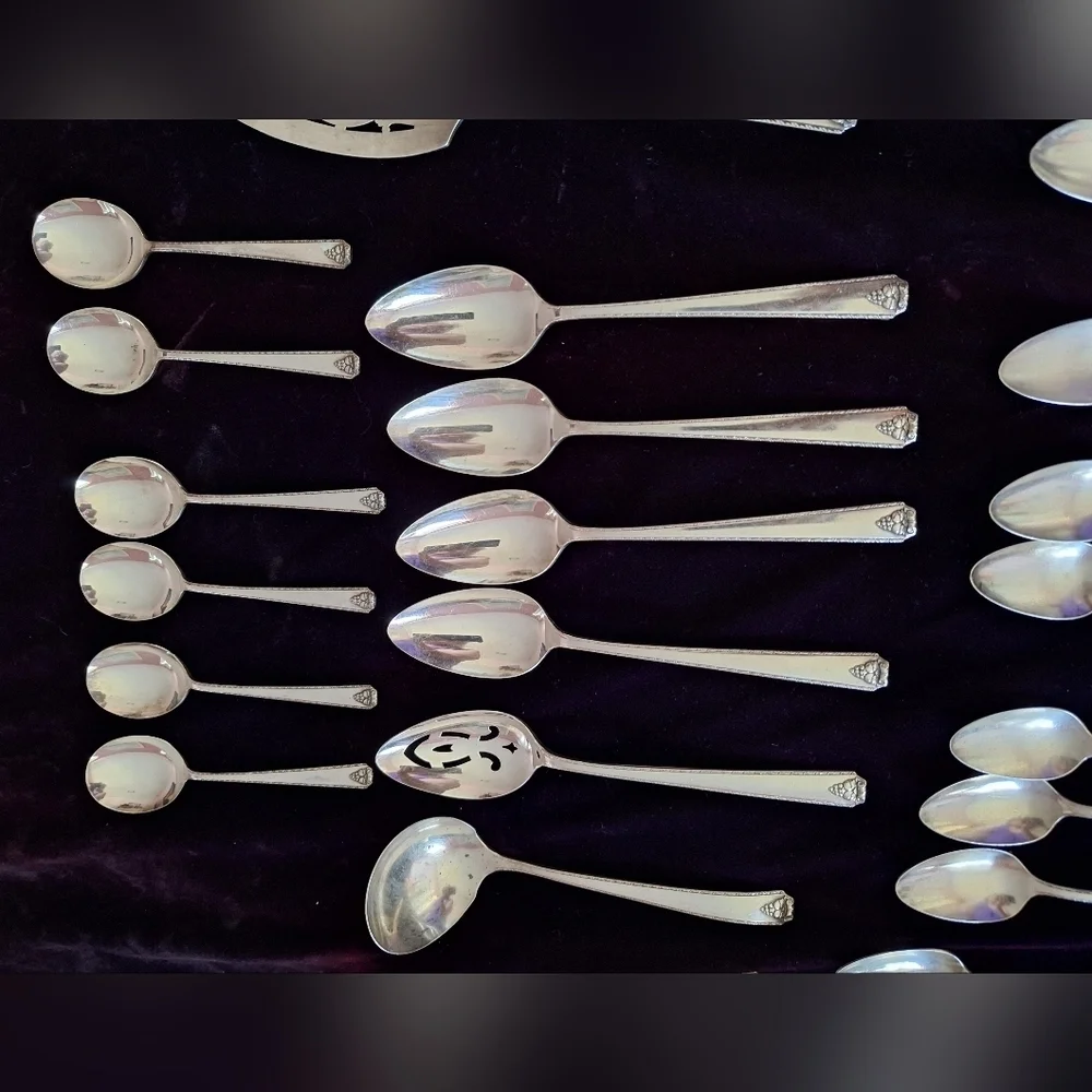 Prestige Silver Dining Flatware Collection with Classic Design Lot 1
